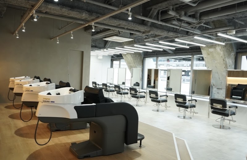 メンズサロン LUVISM by fifth【ラヴィズムバイフィフス】の店内写真