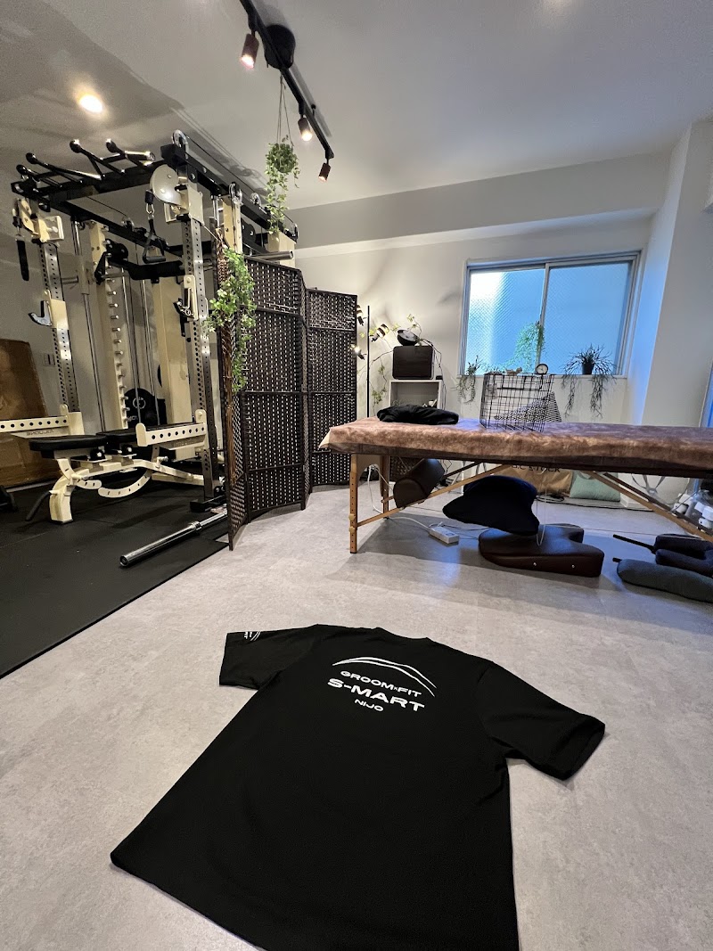 GROOM×FIT SMART NIJOの店内写真