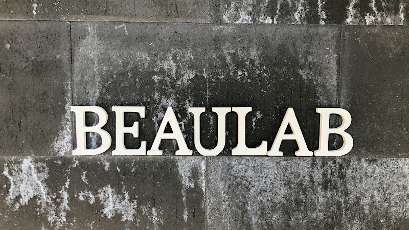 ヘア・エステ・ビューラボ 南風原店の店内写真