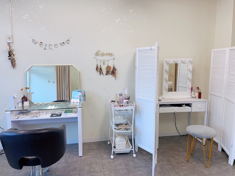 ｂｏｍ ｅｙｅｌａｓｈ＆ｅｙｅｂｒｏｗｓａｌｏｎの店内写真