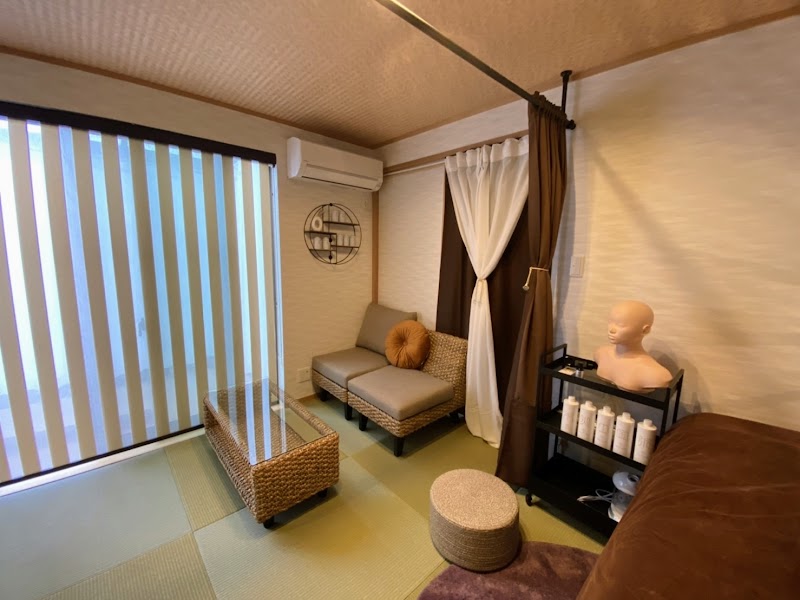 育毛ドライヘッドスパbe.calm(女性専門)ビーカルム朝日大学前店)の店内写真