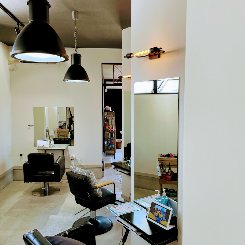 salon PLEDGE ebinomaruの店内写真