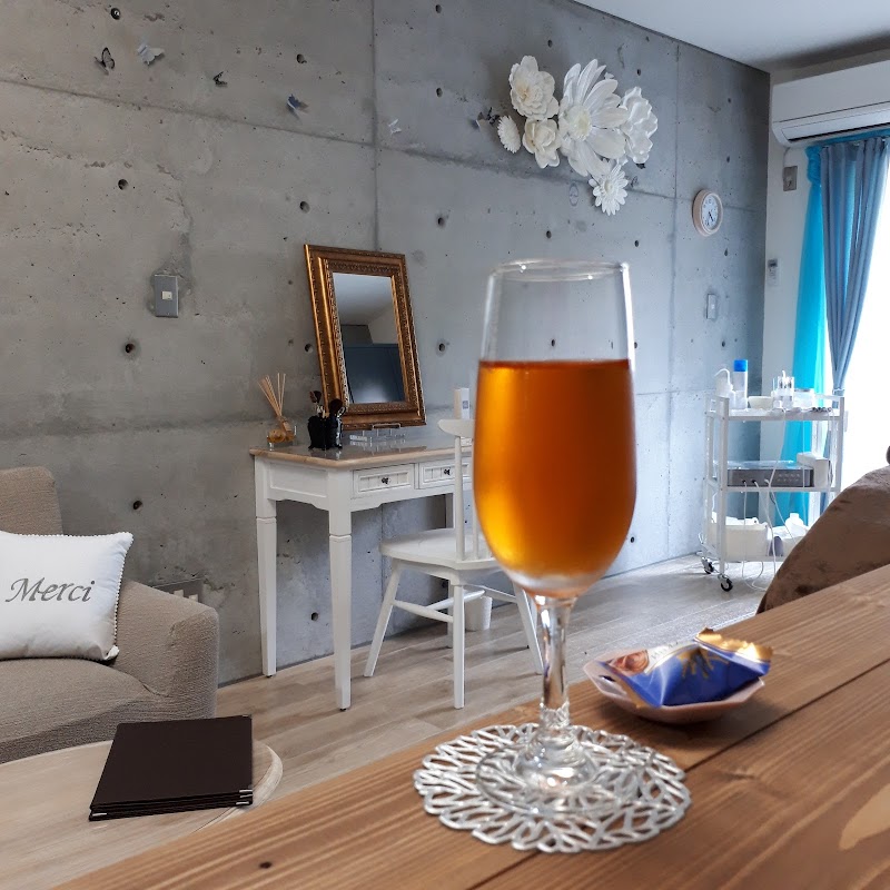 シワ･タルミ＆しみ専門サロンLis Privéリスプリヴェの店内写真