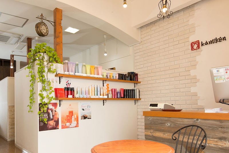 カミケン黒岩店（kamiken.kuroiwa）の店内写真