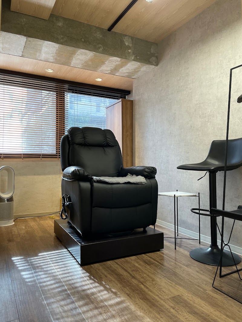 MAISON MEN'S EYEBROW メゾンメンズアイブロウの店内写真