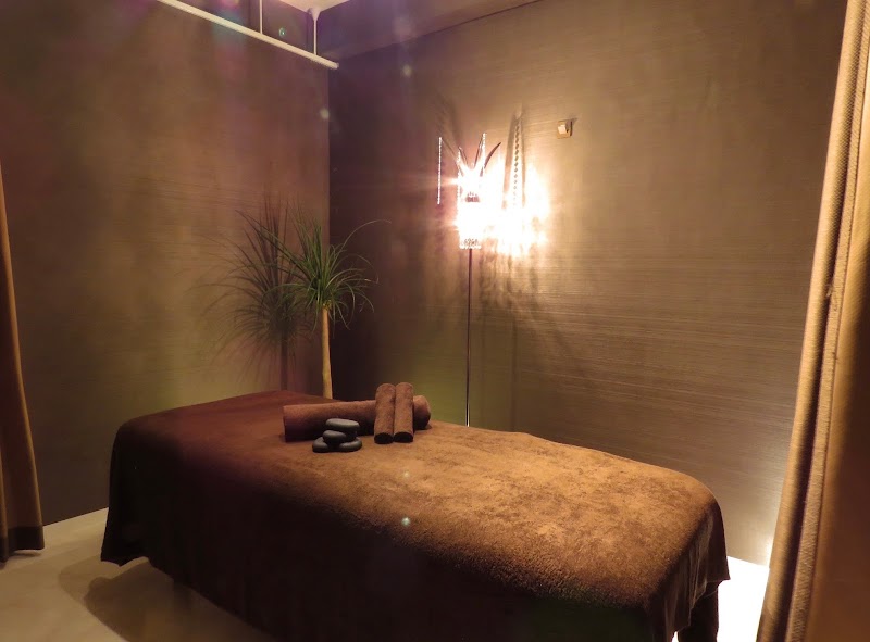 Luarna【ルアーナ】オイルリンパマッサージ｜ヘッドスパ｜脱毛サロンの店内写真