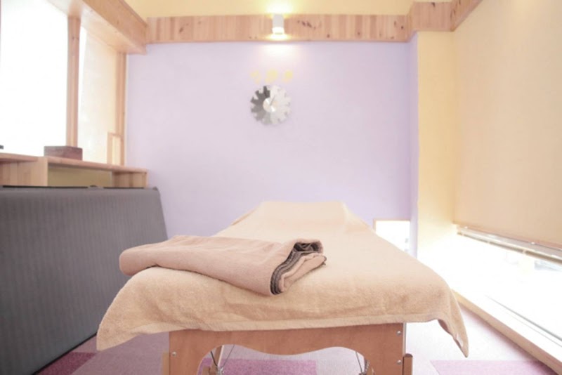 秋田市 眉毛サロン 風と香りの店内写真