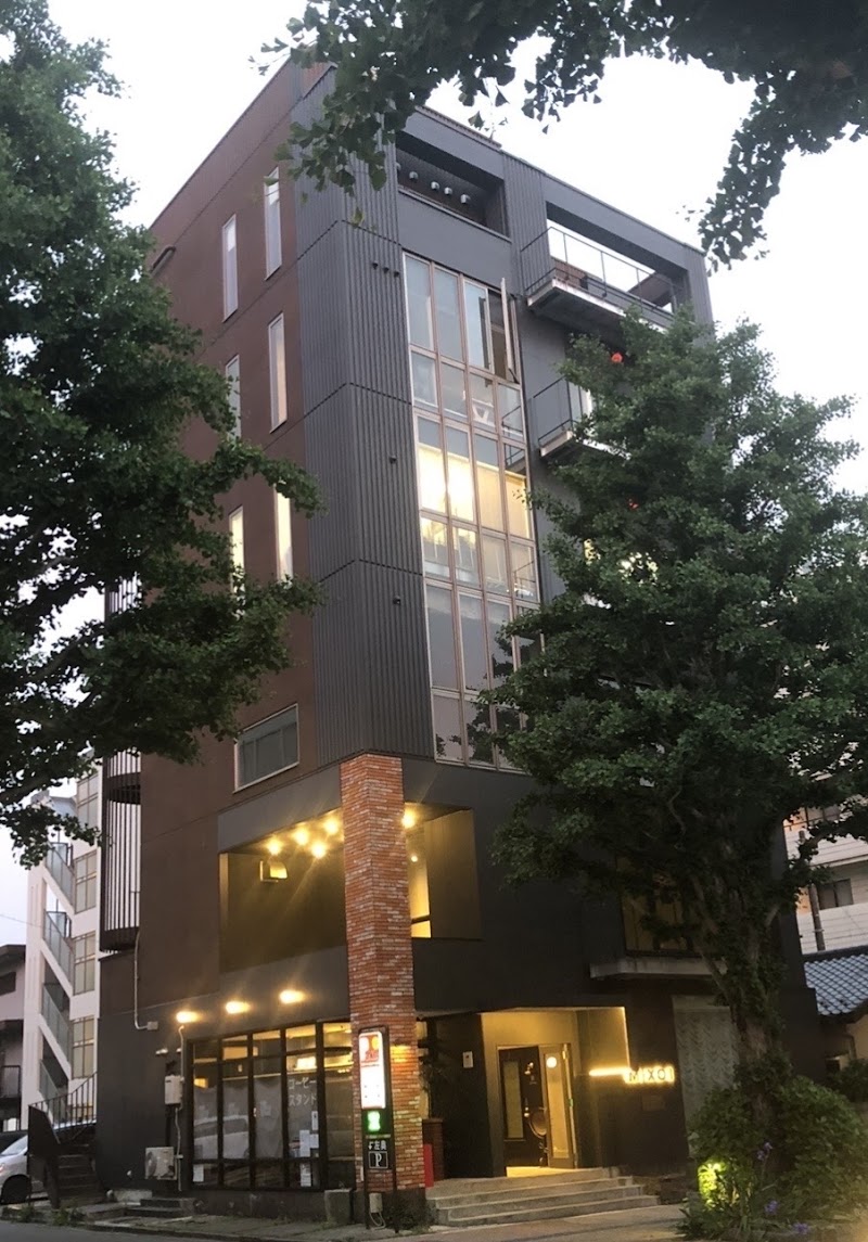 LEON＋0の店内写真