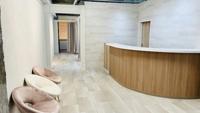 【眉毛とまつげパーマの専門店】ロレインブロウ高松店の店内写真