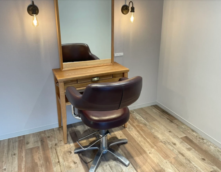 髪質改善専門美容室ディアーズ秋田泉中央店の店内写真