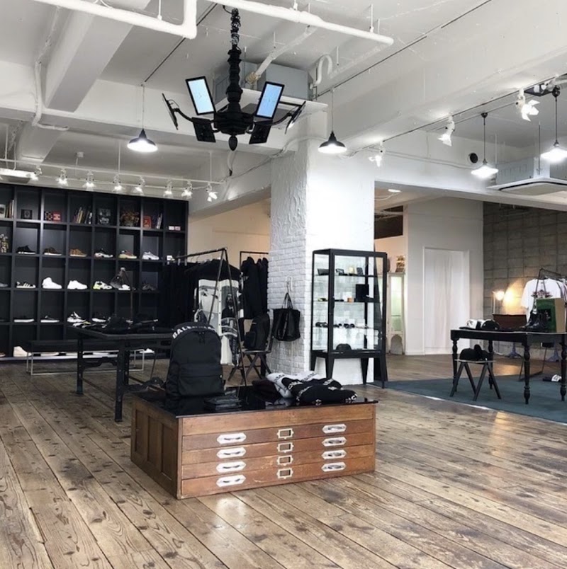 R&Co. priority 6の店内写真